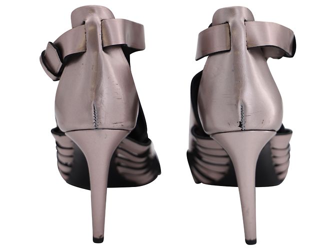 Tacones Cage de Proenza Schouler en charol plateado - vista 4