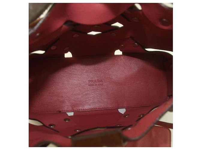 Borsa Prada Nocciolo Vitello in pelle marrone con borchie Marrone scuro - vista 6