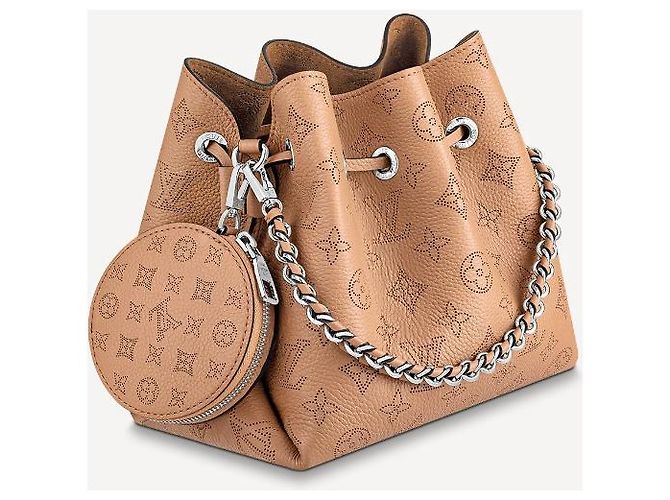 Borsa a secchiello Louis Vuitton Bella in pelle Mahina marrone - vista 5