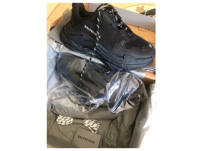 Balenciaga Triple S Sneaker Schwarz - Ansicht 2