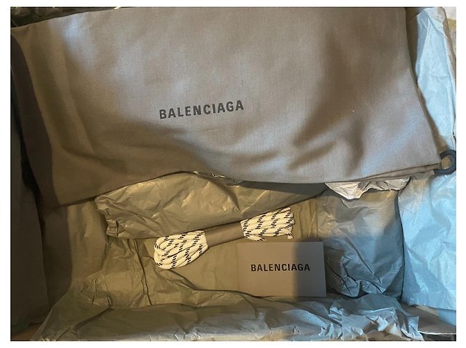 Balenciaga Triple S Sneaker Schwarz - Ansicht 7