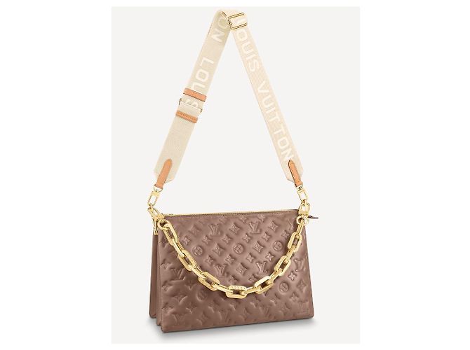 Louis Vuitton Borsa LV Coussin MM Taupe Marrone - vista 4