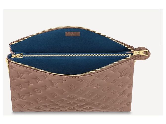 Louis Vuitton Borsa LV Coussin MM Taupe Marrone - vista 5