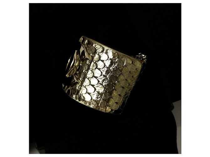 Bracciale Chanel in oro CC Warrior con polsino D'oro - vista 7