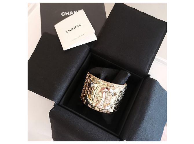 Bracciale Chanel in oro CC Warrior con polsino D'oro - vista 9