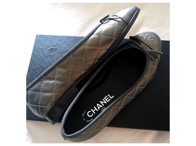 Chanel Metallic Olive gesteppte Ballerinas Metallisch - Ansicht 3