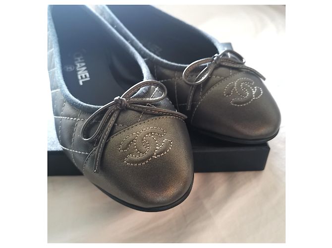 Chanel Metallic Olive gesteppte Ballerinas Metallisch - Ansicht 5