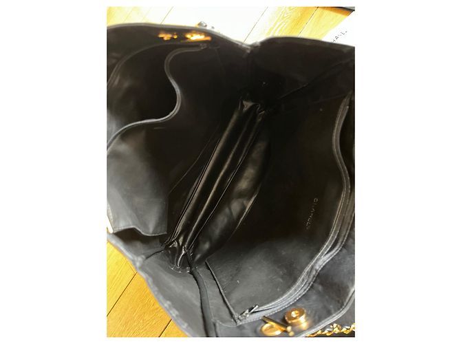 Timeless Chanel Grand Shopping Tote in Pelle di Agnello Nero Oro Gold hardware - vista 10