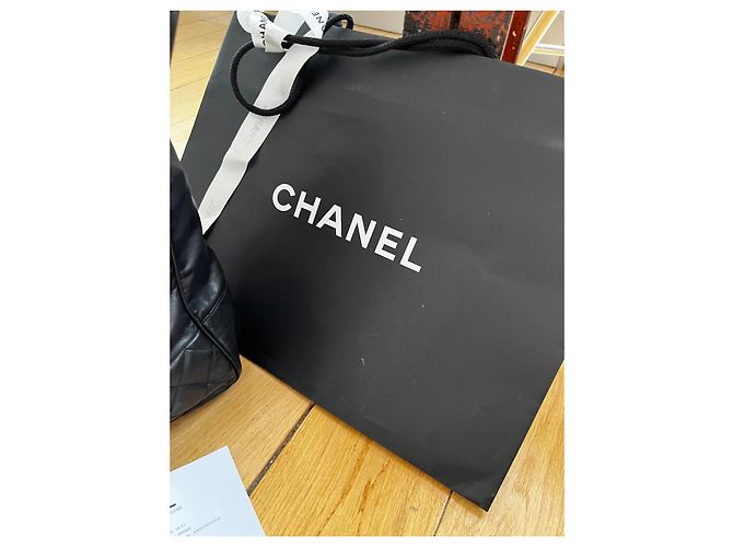 Timeless Chanel Grand Shopping Tote in Pelle di Agnello Nero Oro Gold hardware - vista 4