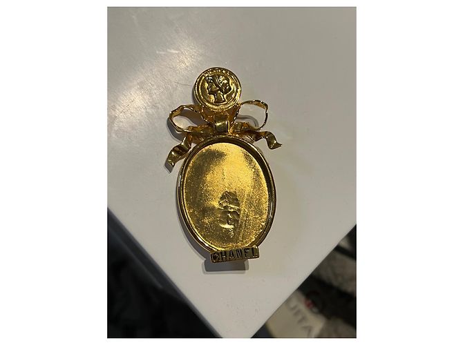 Spilla Chanel dorata D'oro - vista 4
