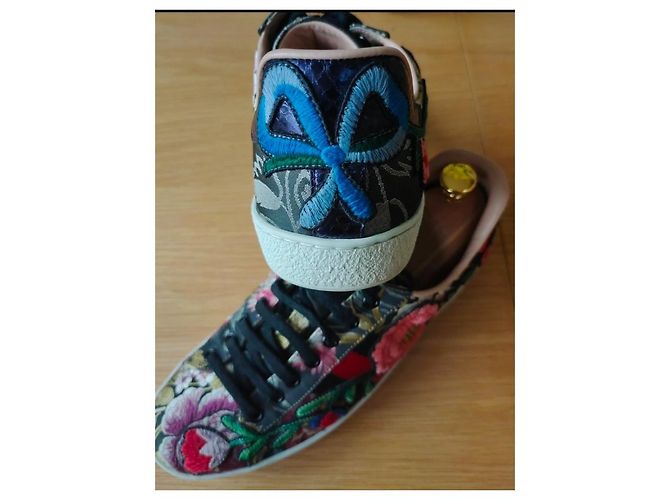 Sneakers Gucci Ace in seta nera ricamata Nero - vista 7