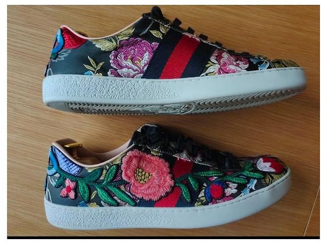 Sneakers Gucci Ace in seta nera ricamata Nero - vista 9