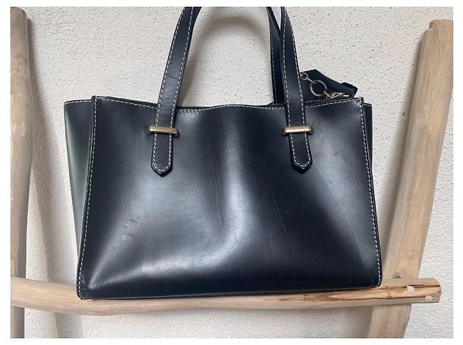 Christian Lacroix Handtasche aus schwarzem Leder - Ansicht 2