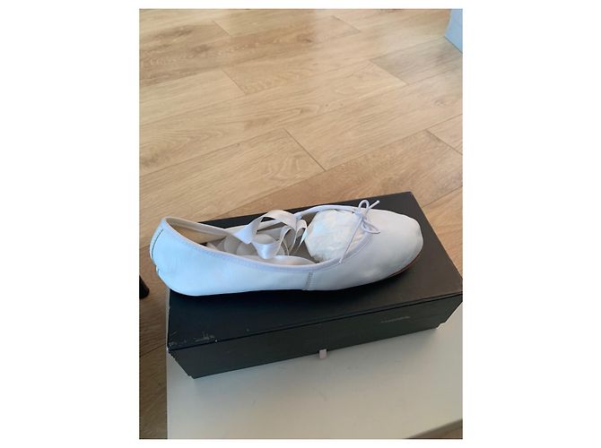 Repetto weiß mit Satinband - Ansicht 2