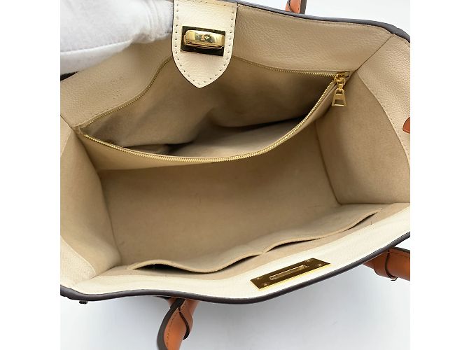 Twist Louis Vuitton Borsa tote laterale in pelle beige con cinturino - vista 5