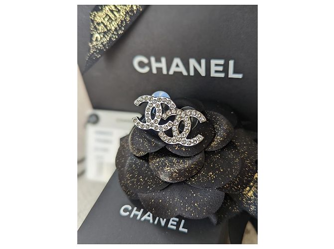 Chanel CC B17Orecchini classici grandi in cristallo con logo K Metallico - vista 11