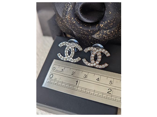 Chanel CC B17Orecchini classici grandi in cristallo con logo K Metallico - vista 8