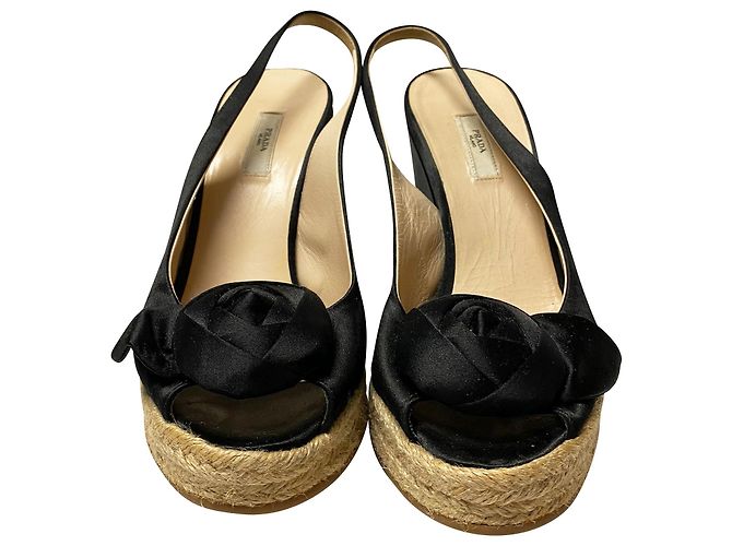Prada Espadrille-Sandalen aus schwarzer Seide - Ansicht 2