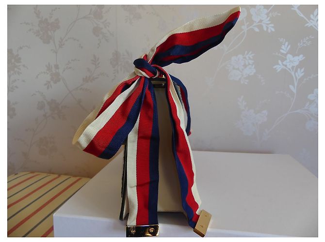 Sac à main Gucci Sylvie en cuir blanc fleurs brodées - vue 4
