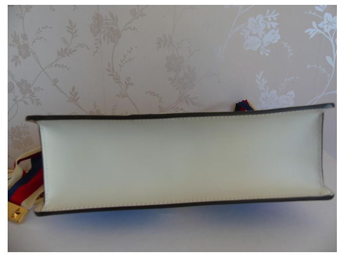 Sac à main Gucci Sylvie en cuir blanc fleurs brodées - vue 5