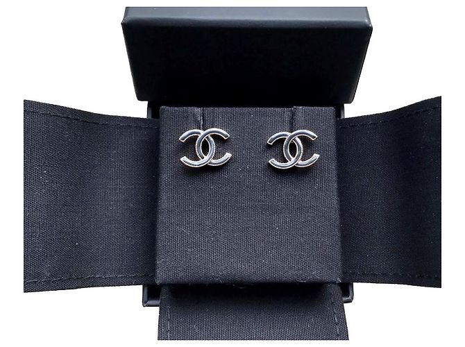 Chanel NEU 2022 CC-Ohrringe Schwarz Gold hardware - Ansicht 2