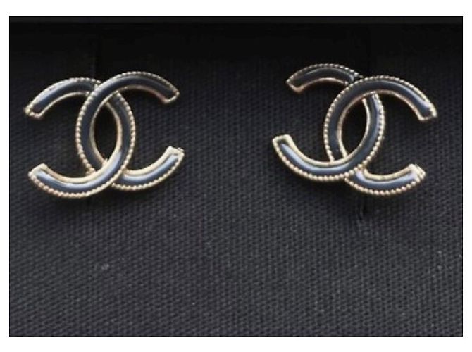 Chanel NEU 2022 CC-Ohrringe Schwarz Gold hardware - Ansicht 3