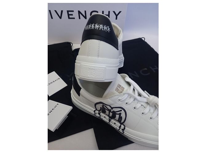 Baskets Givenchy Chito Blanches en Fourrure 44 - vue 2