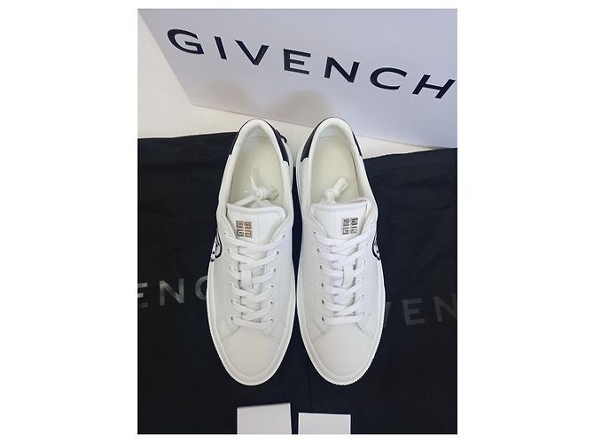 Baskets Givenchy Chito Blanches en Fourrure 44 - vue 5