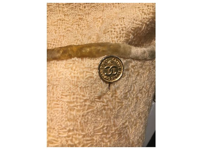 Completo Gonna Chanel in Tweed Giallo - vista 5