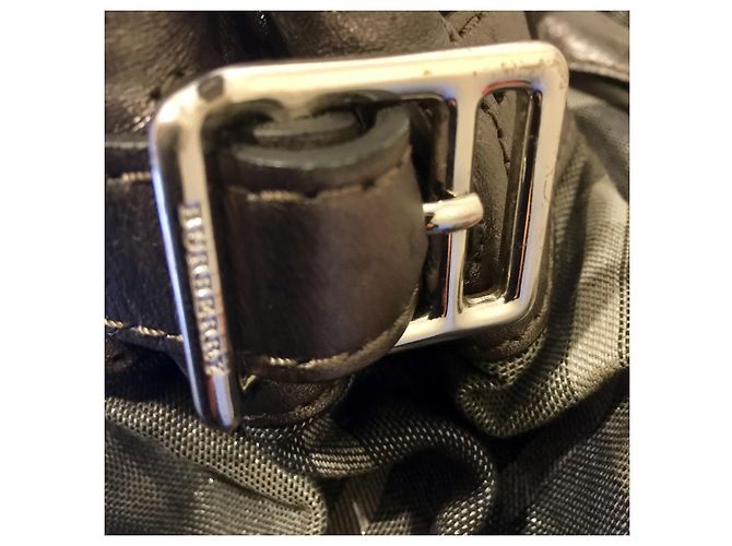Borsa a tracolla grande Burberry in pelle e tela Argento Grigio Silver hardware - vista 11
