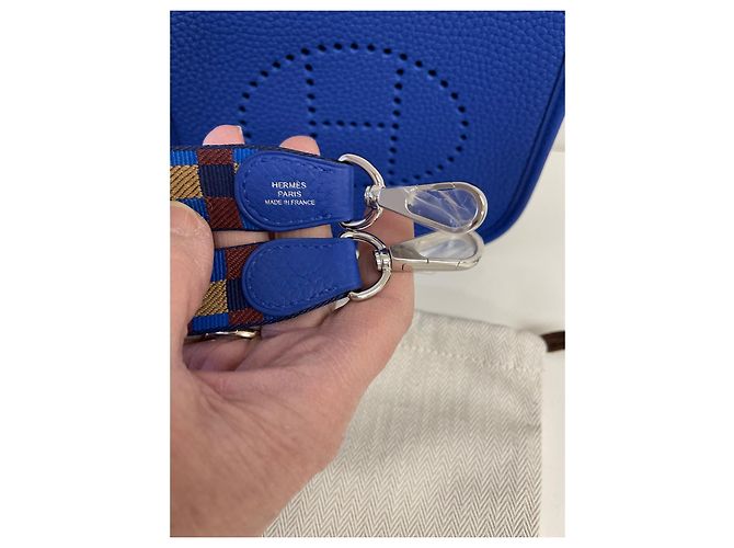 Clutch Hermès Evelyne 16 in pelle blu - vista 7