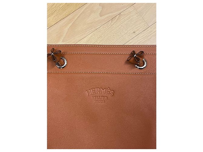 Borsa Hermès Aline in pelle color caramello - vista 2