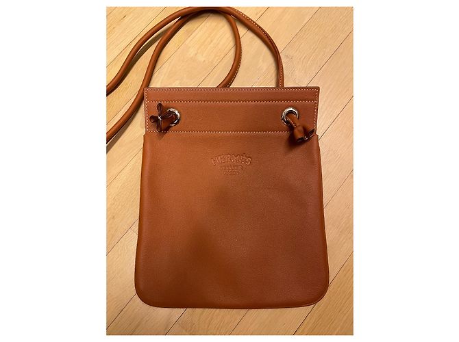 Borsa Hermès Aline in pelle color caramello - vista 4