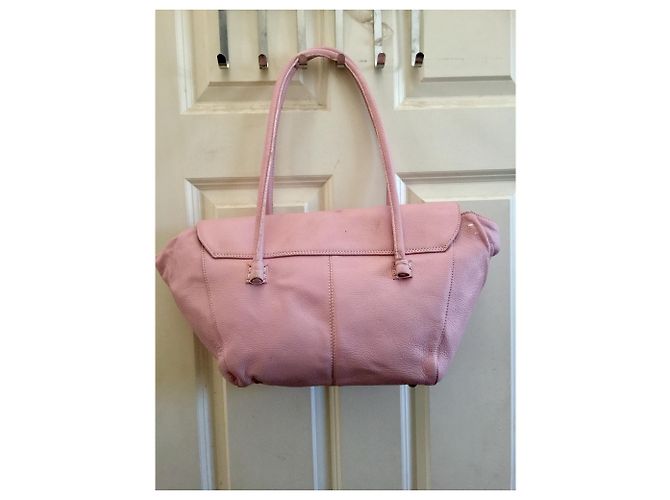 Borsa a tracolla Tod's grande rosa con patta e chiusura magnetica - vista 3