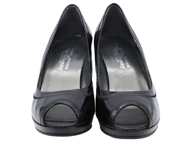 Stuart Weitzman x Russel Bromley Peep-Toe Pumps en Charol Negro - vista 3