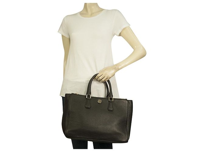 Tory Burch Große Shopper-Tasche aus schwarzem, gekrispeltem Leder mit Reißverschluss - Ansicht 8
