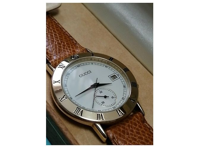 Relógio Gucci 3800 Relógio de pulso M Chrono Dourado - vista 2