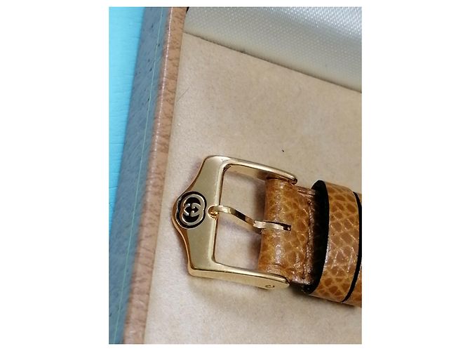 Relógio Gucci 3800 Relógio de pulso M Chrono Dourado - vista 3