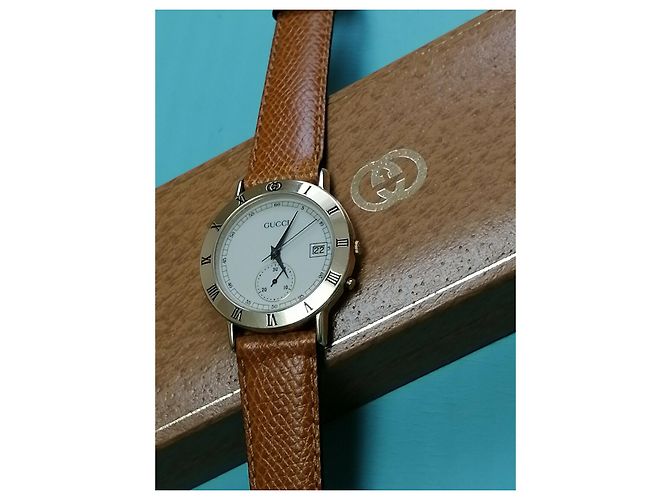 Relógio Gucci 3800 Relógio de pulso M Chrono Dourado - vista 9