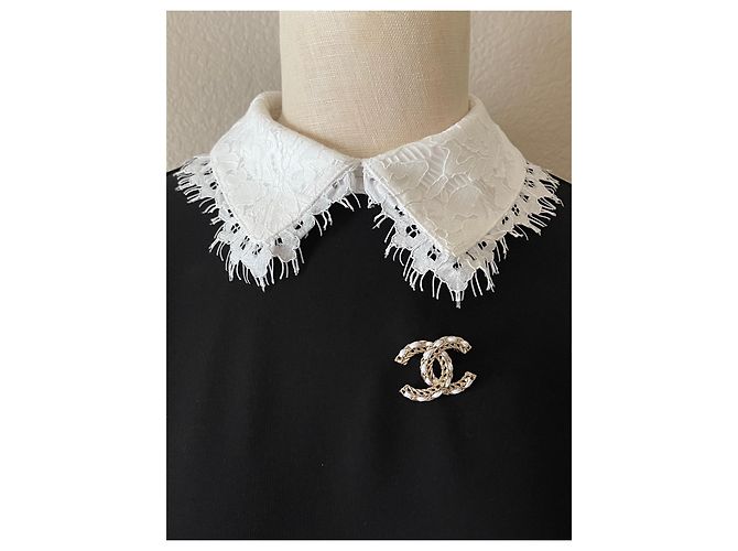 Spilla a spillo in pelle bianca Chanel in metallo dorato Multicolore - vista 9