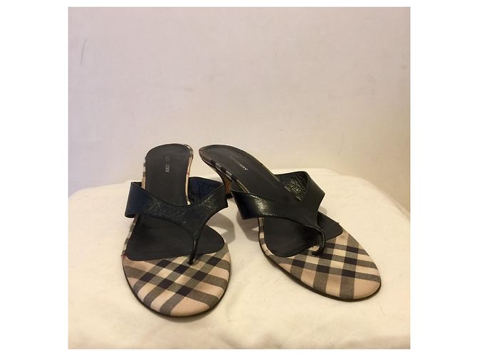 Burberry Sandales/mules à petits talons noirs et nova check - vue 3