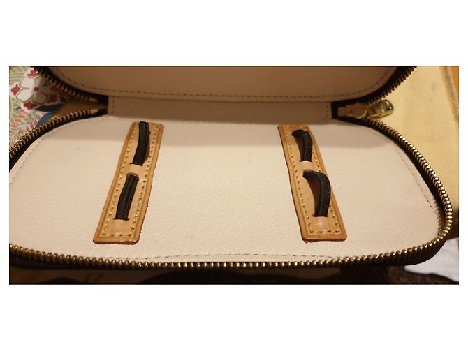 Louis Vuitton Trousse Blush PM Marrón de Tela Castaño - vista 15