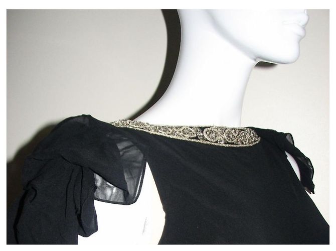 Schwarzes Seidenkleid von Marchesa Notte mit Goldrand - Ansicht 9