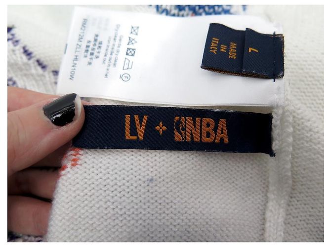 NEUER PULLOVER LOUIS VUITTON BUCHSTABEN BUCHSTABEN LV X NBA 1BEIM8x0J L 50 AUSVERKAUFT PULLOVER Mehrfarben - Ansicht 3