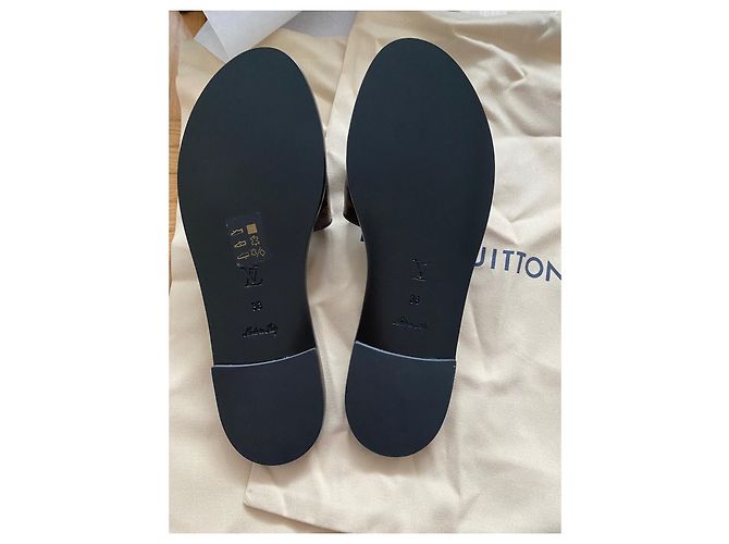 Louis Vuitton Lock it flat mule Brown - view 7