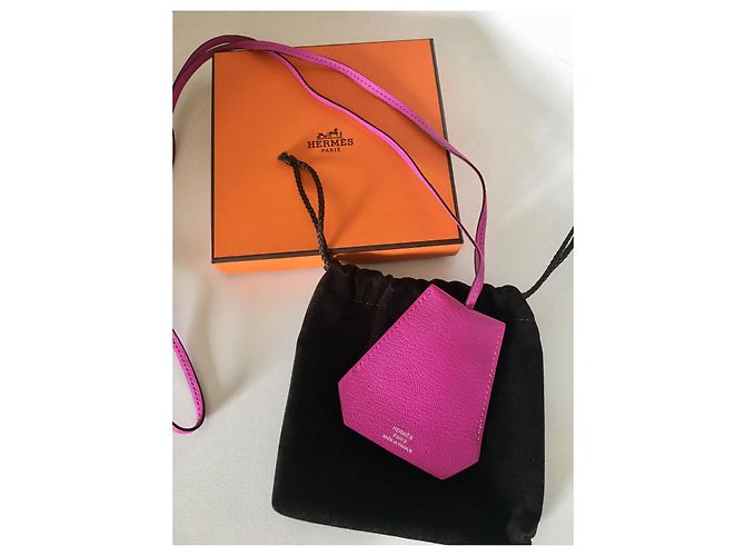 Hermès Leather bell pendant keychain link Fuschia - view 3