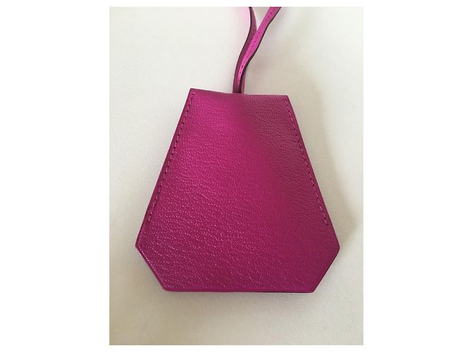 Hermès Leather bell pendant keychain link Fuschia - view 4