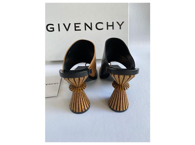 Givenchy Mules - vista 3