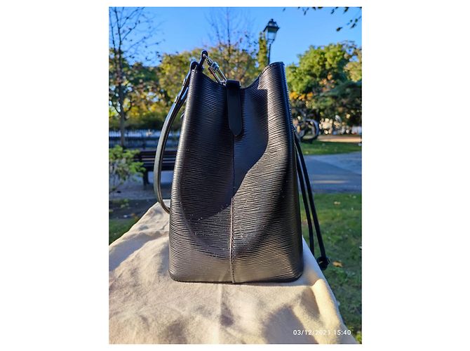 Néonoé Borsa Louis Vuitton in pelle nera Nero - vista 3