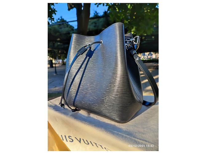 Néonoé Borsa Louis Vuitton in pelle nera Nero - vista 5
